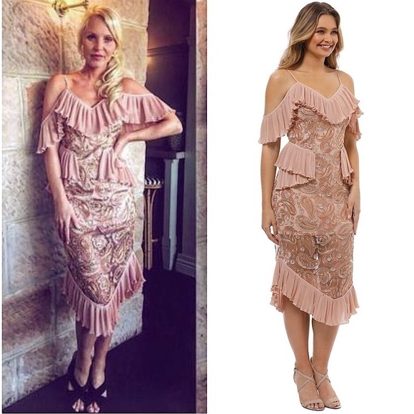 ALICE MCCALL 70s Off Shoulder Ruffle Metallic Paisley Embroidered Midi Dress 6 - Picture 10 of 16